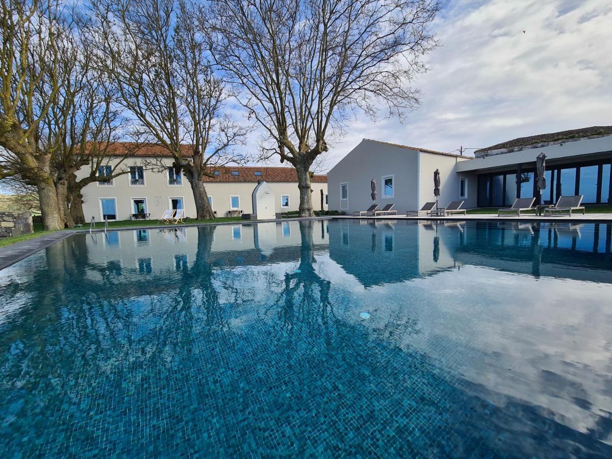 Sensi Azores Nature And Spa Ginetes Eksteriør bilde The swimming pool at the Château de Launay