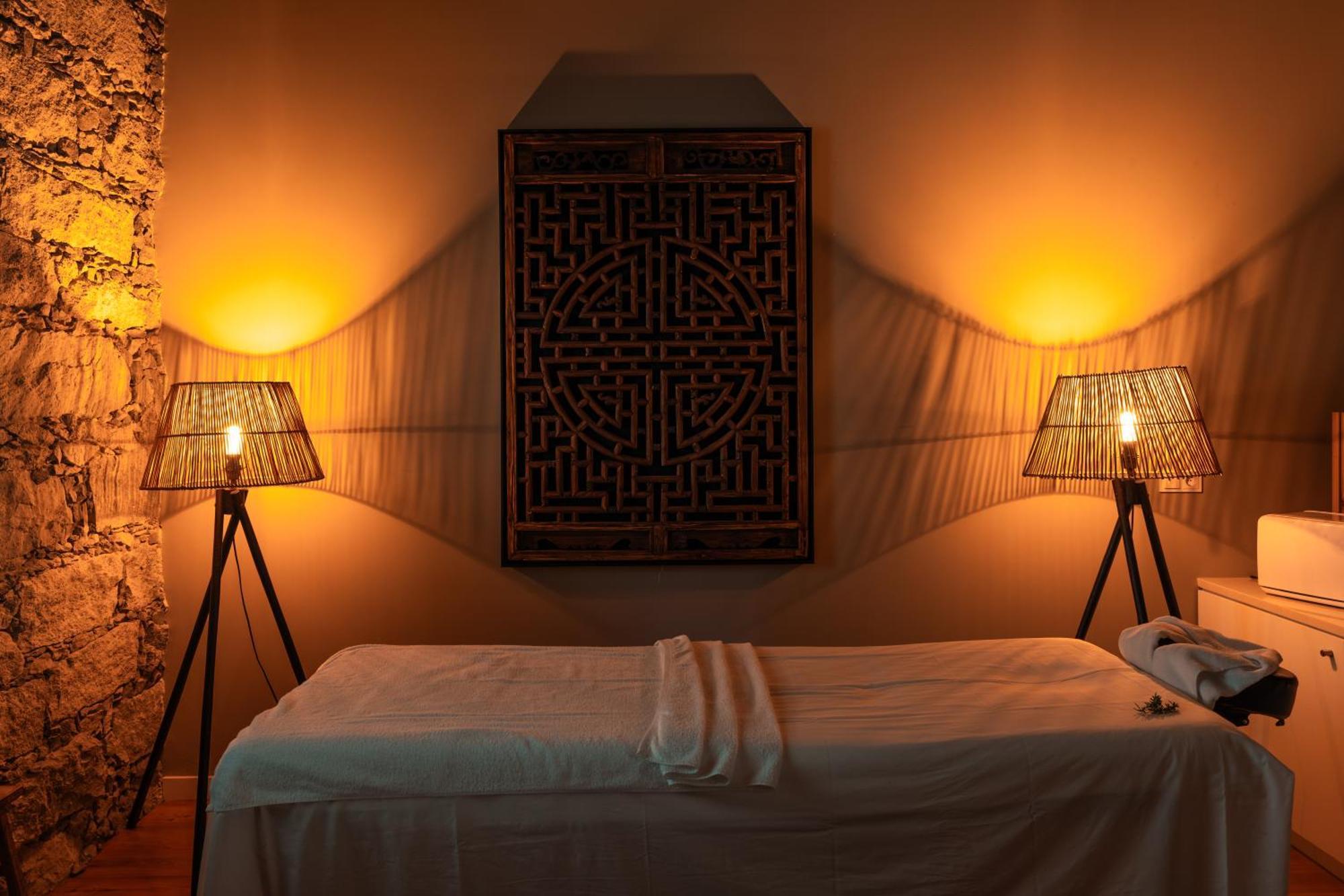 Sensi Azores Nature And Spa Ginetes Eksteriør bilde A massage table